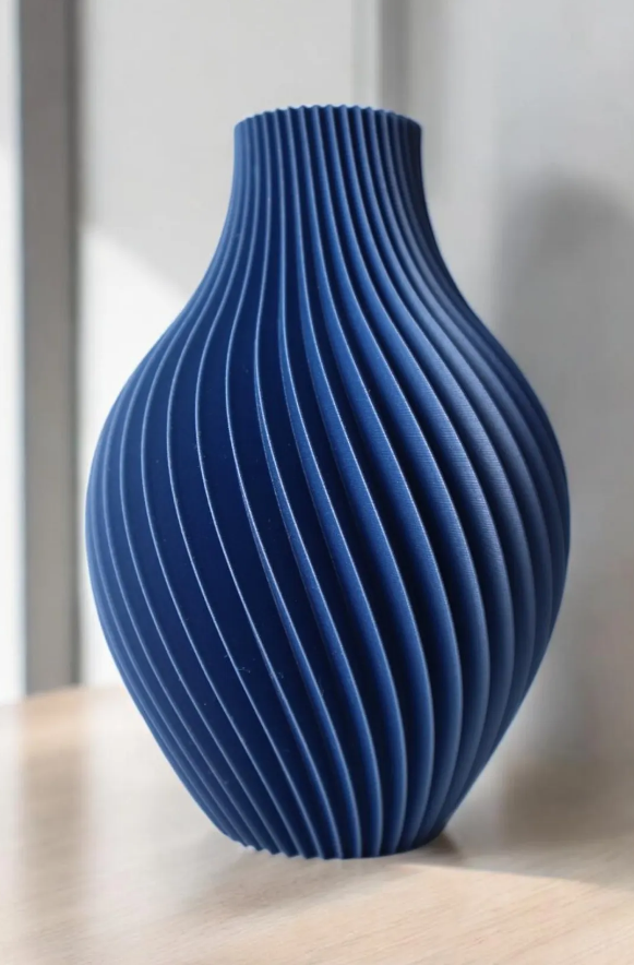 Minimalistische Spiralvase aus 3D-Druck  – stilvolle Deko für moderne Wohnräume