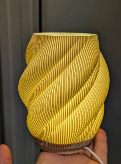 Moderne Design Tischlampe | 3D-gedruckter Spiral Lampenschirm | Ambientebeleuchtung